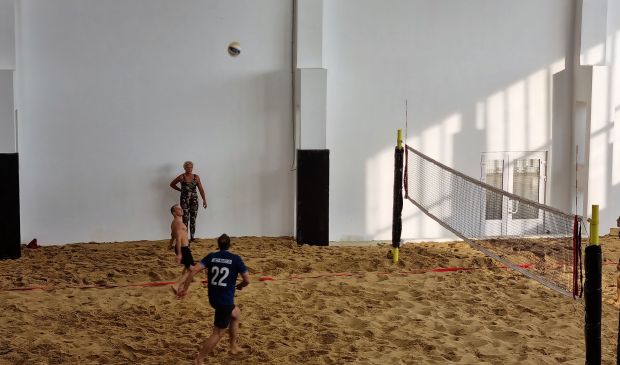 Фотография Корт № 2  для пляжного волейбола и тенниса 